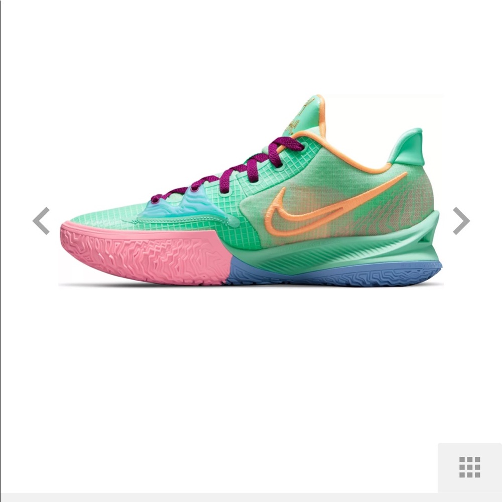Nike Kyrie Low 4 Basketball Shoes